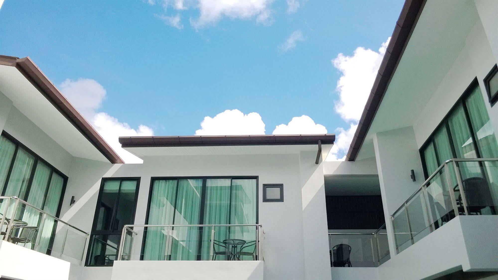 Good Day Phuket Hotel Exterior photo